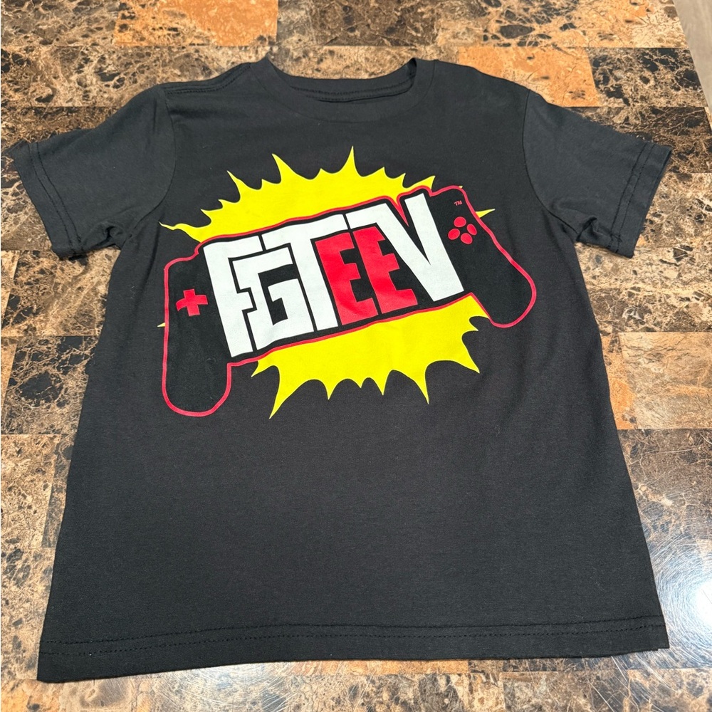 Kids FGTEEV Short Sleeve Shirt, Size Small